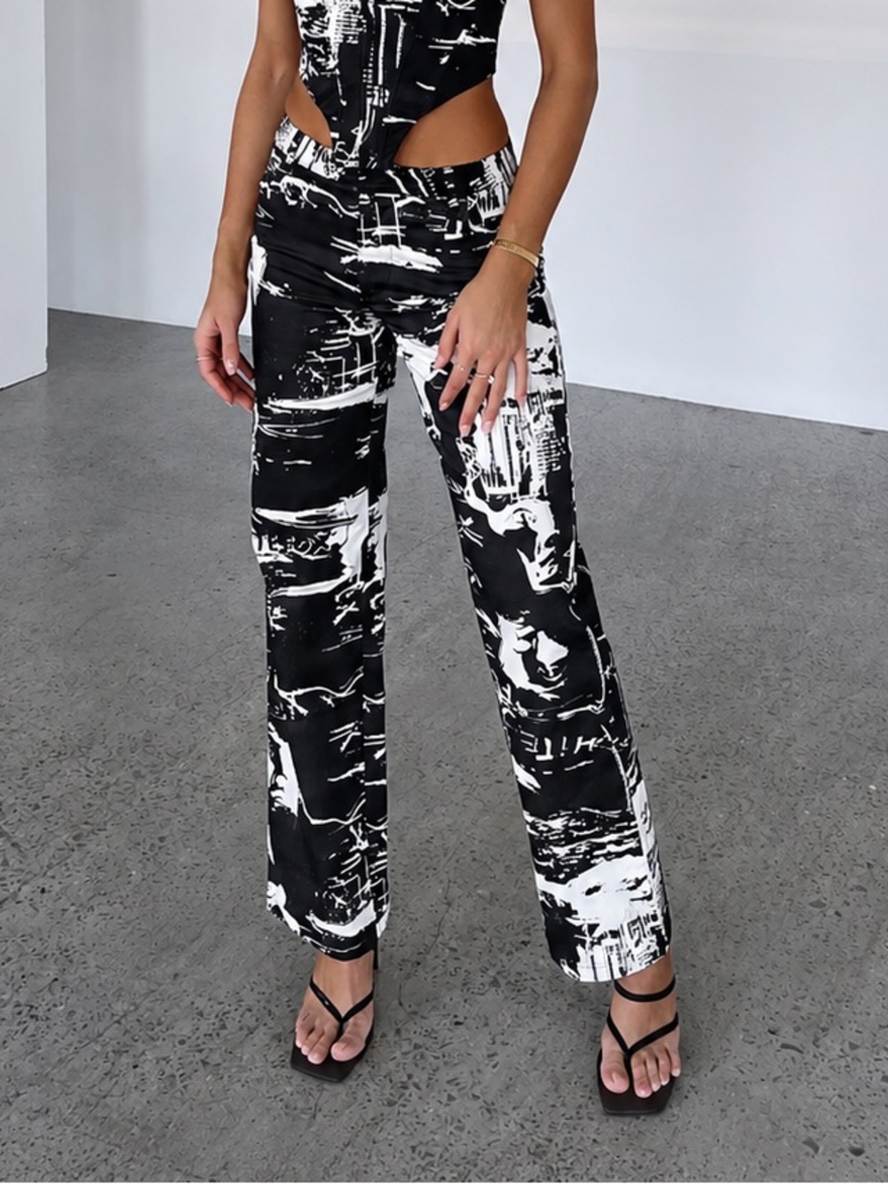 White Fox Roll The Dice Pants Abstract Graphic Print Straight Leg Size S
